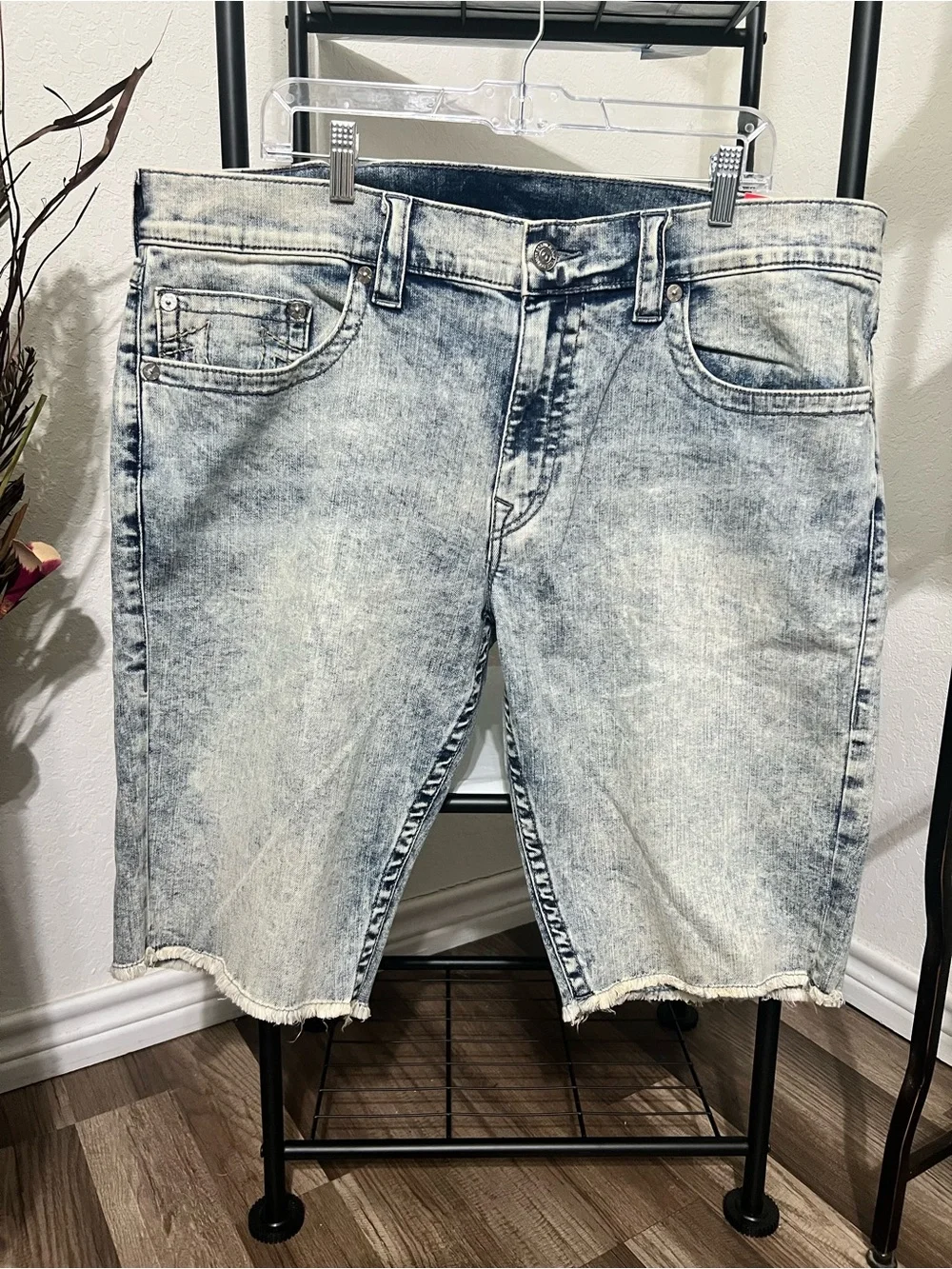 NWT True Religion Ricky Raw Hem Shorts - Men's Light Wash Denim Shorts